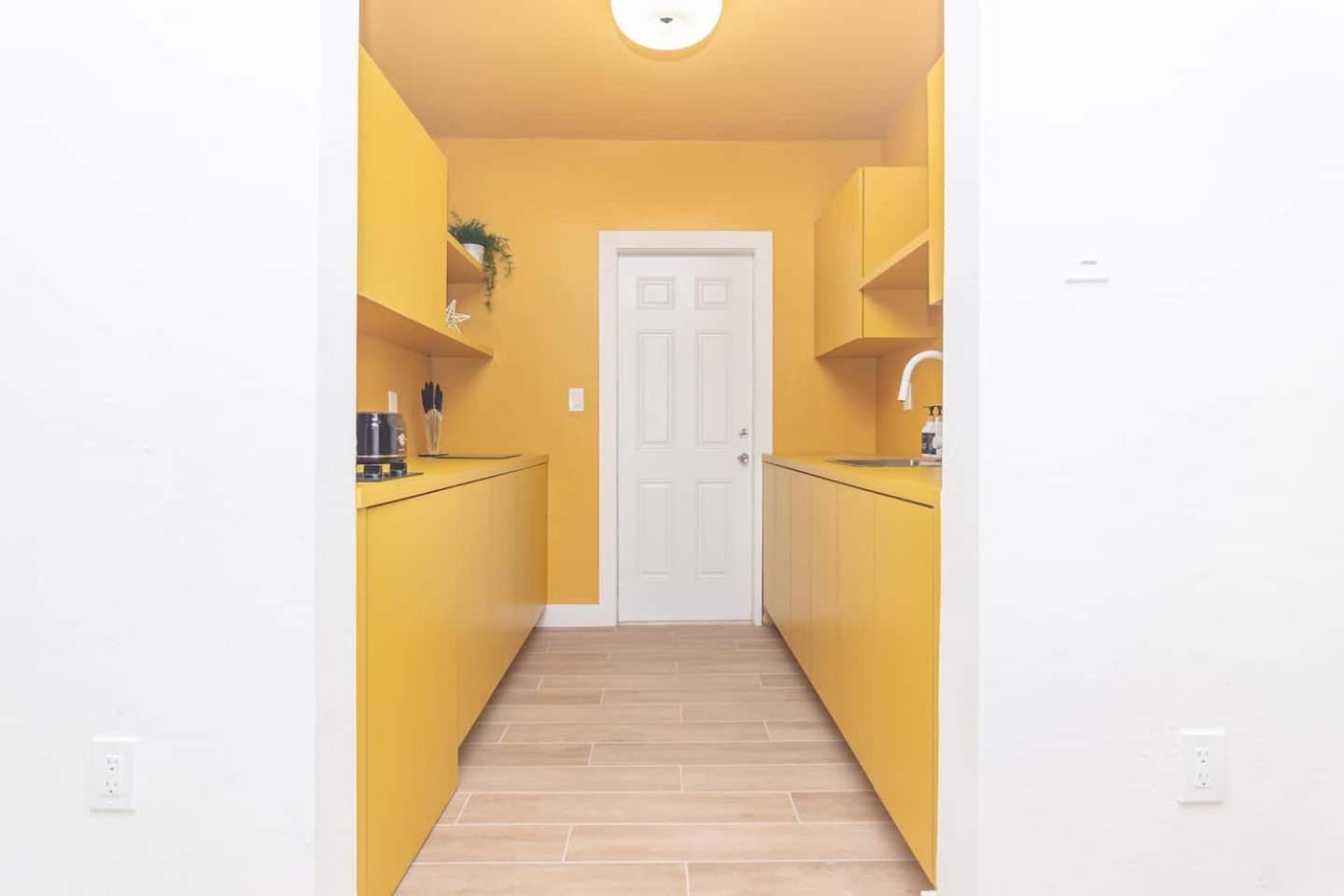 Large Stylish Studio Apartment In El Portal #3 Miami Eksteriør bilde